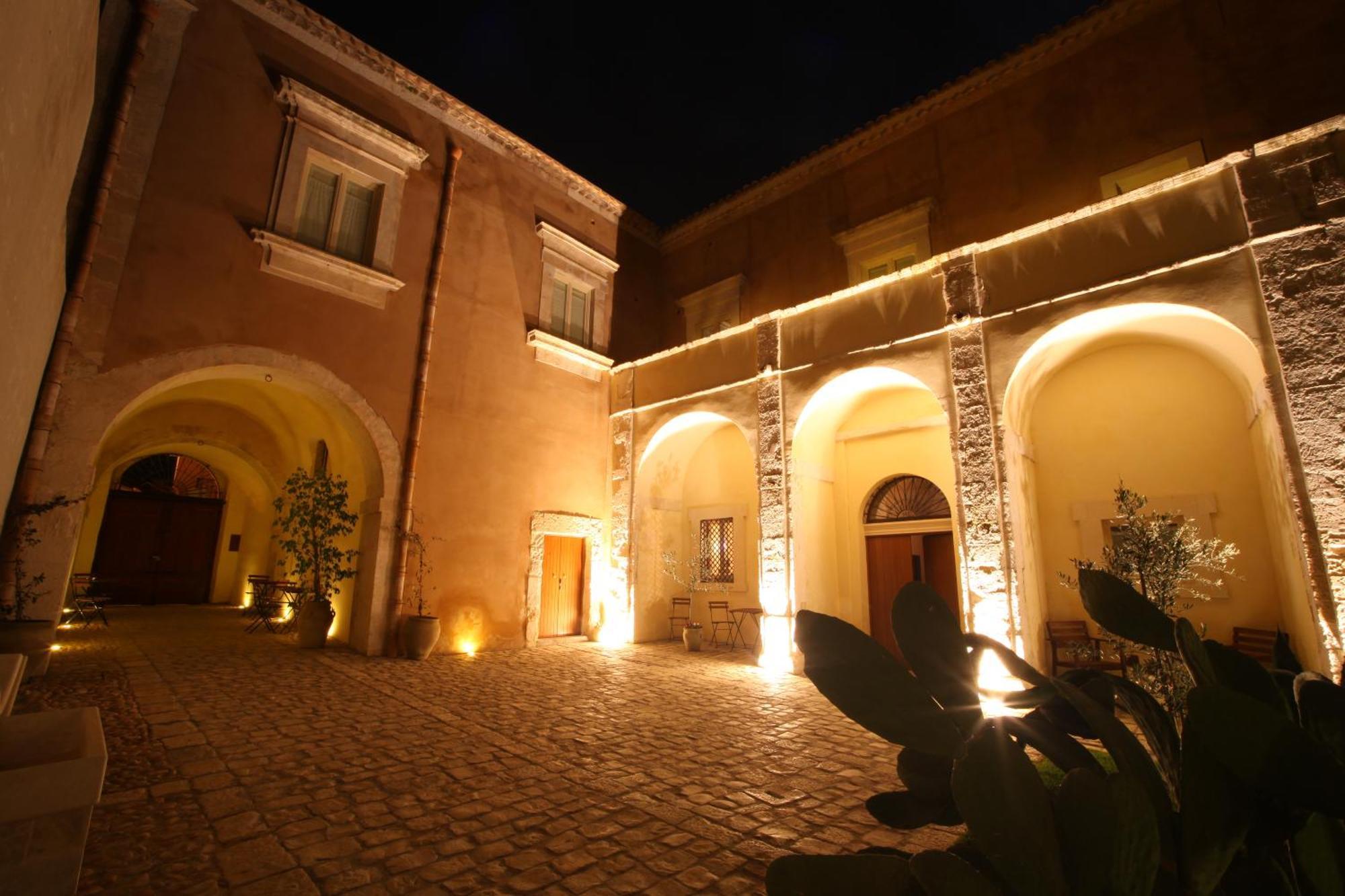 Palazzo Gambuzza Aparthotel Ispica Kültér fotó